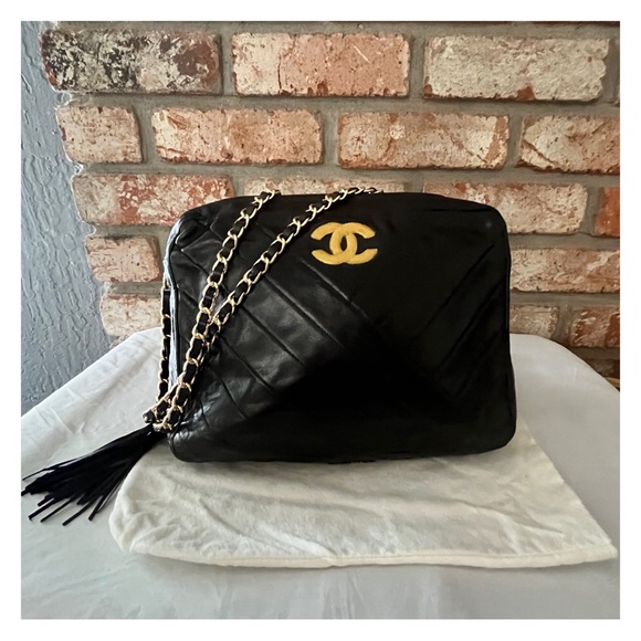 Authentic Vintage Chanel Black Leather Women Shoulder Handbag - Picture 3 of 14